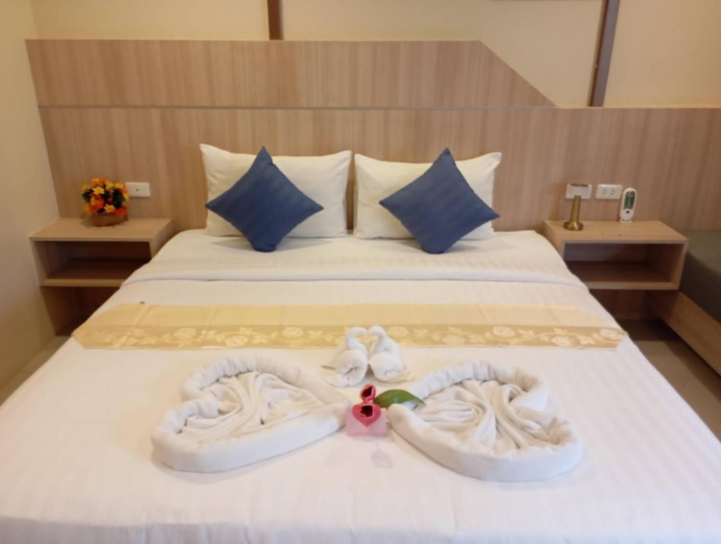The Way Patong Hotel Exterior foto