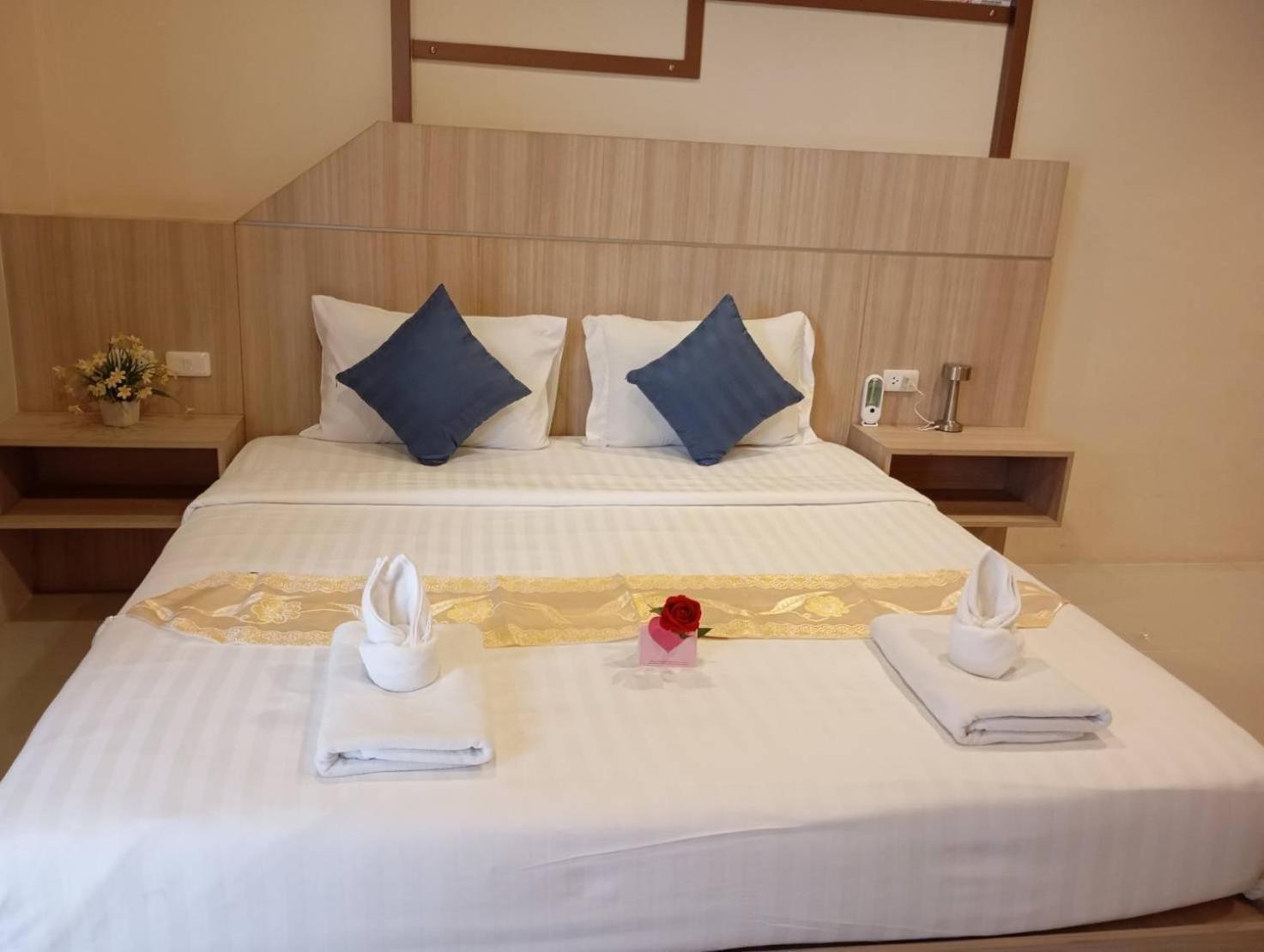 The Way Patong Hotel Exterior foto
